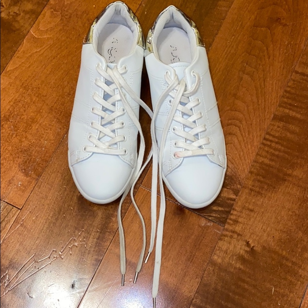 White shoes with metallic back